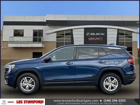 Certified 2022 GMC Terrain SLE image 2