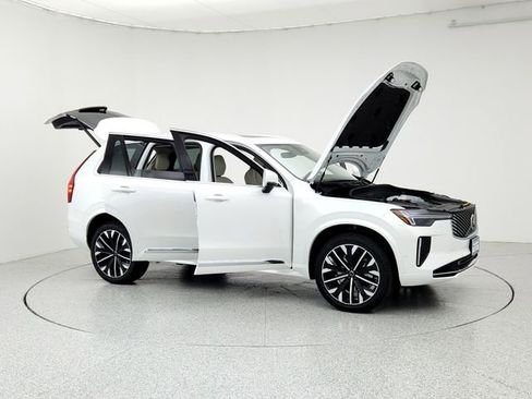 New 2026 Volvo XC90 B6 Ultra image 10