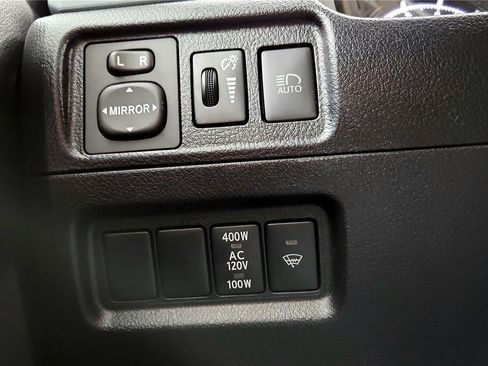 Certified 2022 Toyota 4Runner SR5 image 31