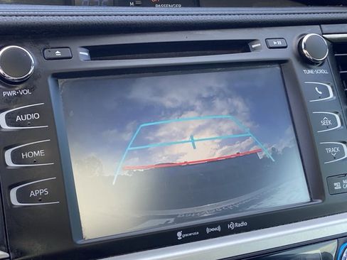 Used 2019 Toyota Highlander XLE image 36