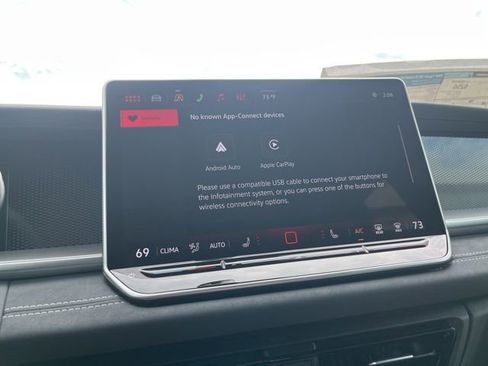 New 2026 Volkswagen Tiguan SE R-Line image 18