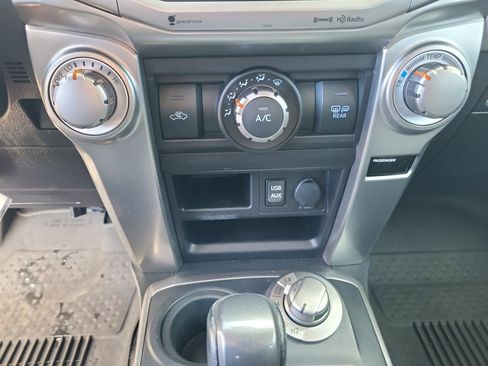 Used 2016 Toyota 4Runner SR5 image 18