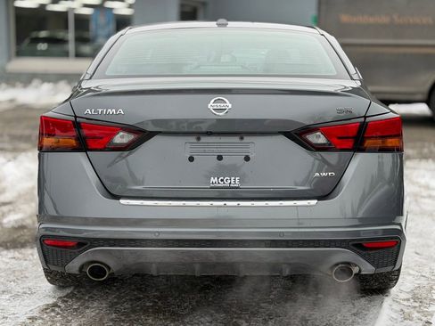 Used 2021 Nissan Altima 2.5 SR w/ SR Premium Package image 3