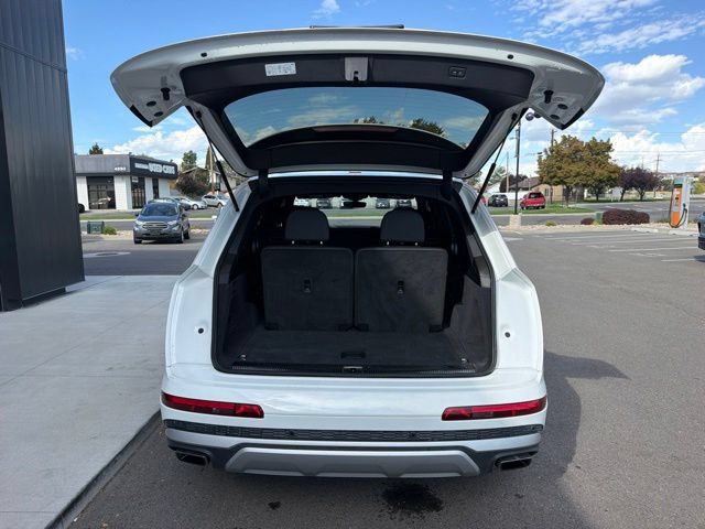 Used 2025 Audi Q7 3.0T Premium Plus AWD/4WD image 8