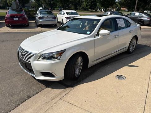 Used 2014 Lexus LS 460 AWD w/ Comfort Package image 3
