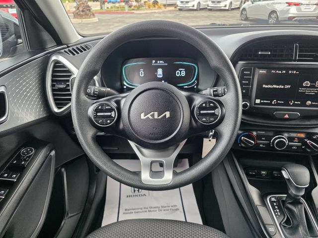 Used 2025 Kia Soul LX w/ LX Technology Package FWD image 22