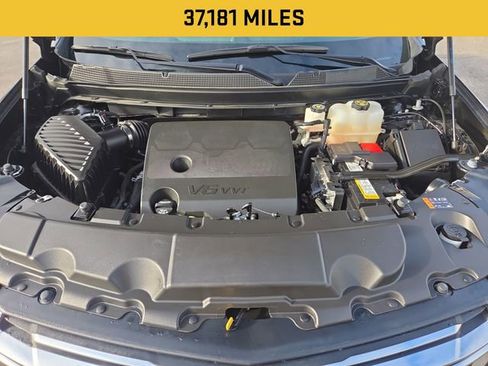 Used 2023 Chevrolet Traverse LT w/ LPO, Floor Liner Package AWD/4WD image 4