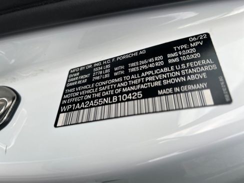 Used 2022 Porsche Macan AWD/4WD image 22