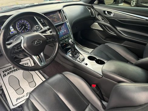 Used 2017 INFINITI Q60 3.0t w/ Premium Plus Package 3.0T AWD/4WD image 11
