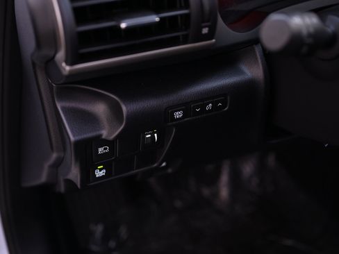 Used 2017 Lexus IS 200t IS Turbo RWD image 39