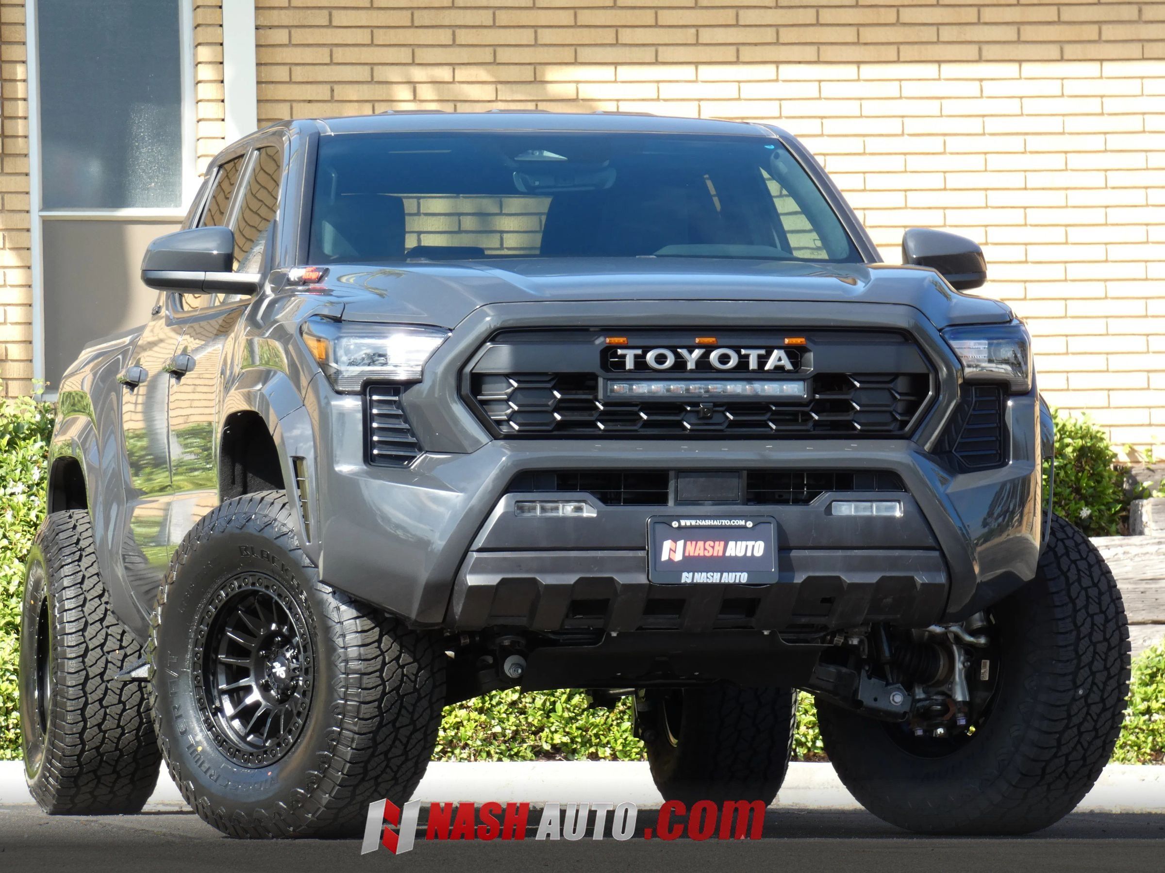 Used 2026 Toyota Tacoma SR5 AWD/4WD image 3