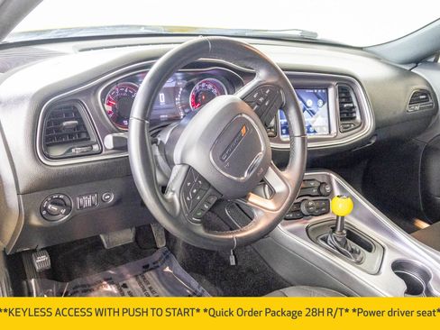 Used 2017 Dodge Challenger R/T image 5