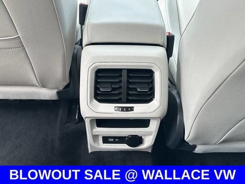 Certified 2024 Volkswagen Tiguan SE w/ Panoramic Sunroof Package FWD image 12