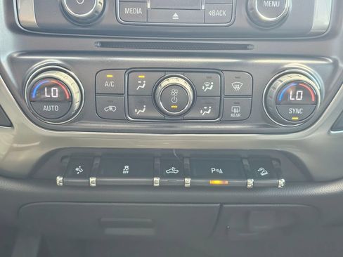 Used 2018 Chevrolet Silverado 1500 LT w/ All Star Edition AWD/4WD image 28