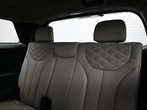 Used 2021 Hyundai Palisade Limited image 18