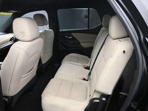 Used 2023 Chevrolet Traverse LS AWD/4WD image 12