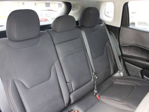 Used 2019 Jeep Compass Sport FWD image 11