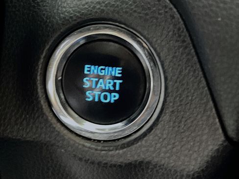 Used 2019 Toyota RAV4 XLE w/ Convenience Package FWD image 23