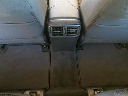 Used 2018 Nissan Rogue S FWD image 23