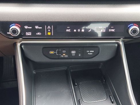 New 2026 Kia Carnival EX FWD image 16