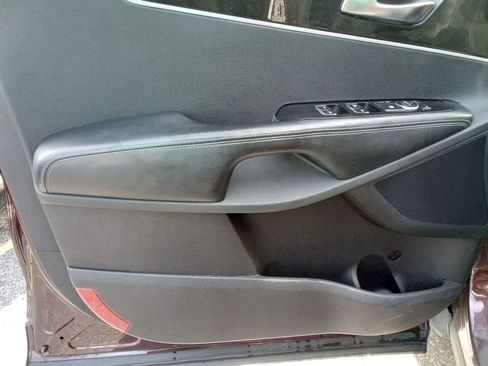 Used 2016 Kia Sorento EX image 9