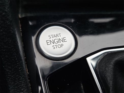 Used 2023 Volkswagen Taos SE image 18