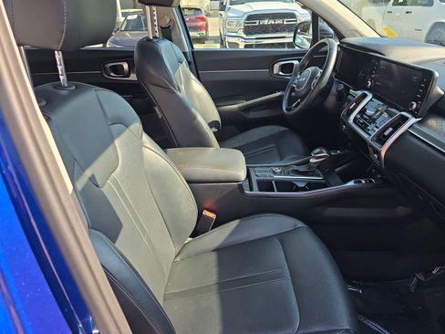 Used 2022 Kia Sorento S w/ Panoramic Sunroof Package FWD image 10
