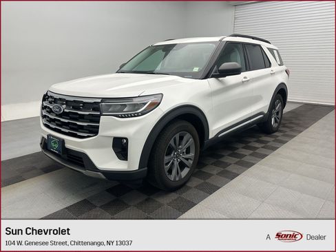 Used 2025 Ford Explorer Active w/ Active Comfort Package AWD/4WD image 1