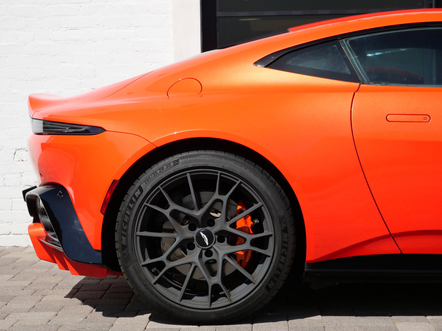 Used 2022 Aston Martin V8 Vantage Coupe RWD image 16