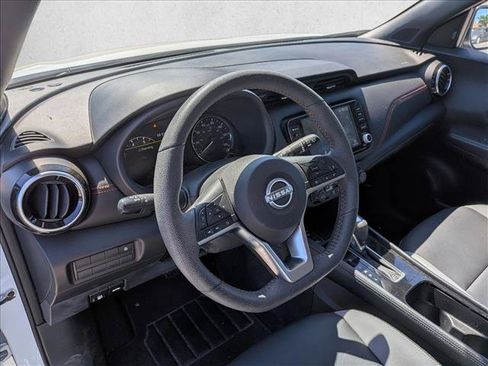 Used 2024 Nissan Kicks SR w/ SR Premium Package FWD image 10
