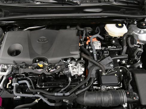 Certified 2025 Toyota Camry LE image 32