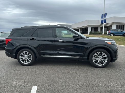 Used 2022 Ford Explorer Limited w/ Equipment Group 301A image 9