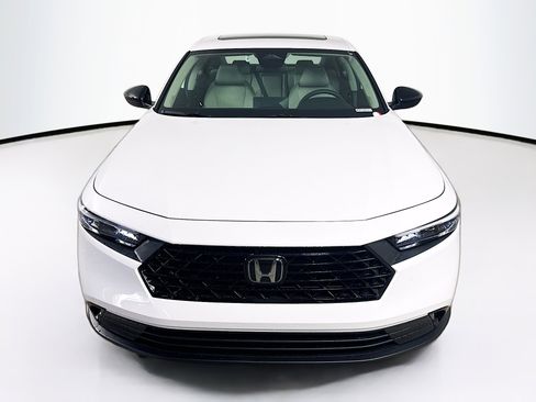 New 2025 Honda Accord SE image 3