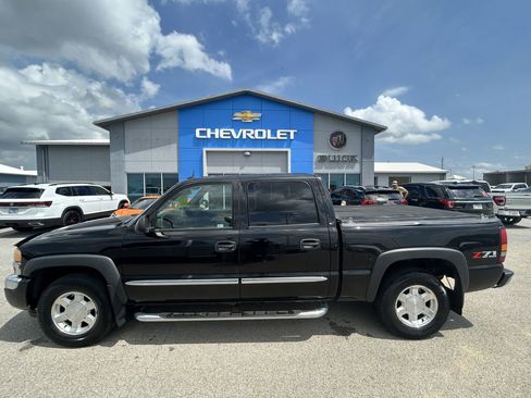 Used 2005 GMC Sierra 1500 SLT w/ Light Duty Power Package image 3