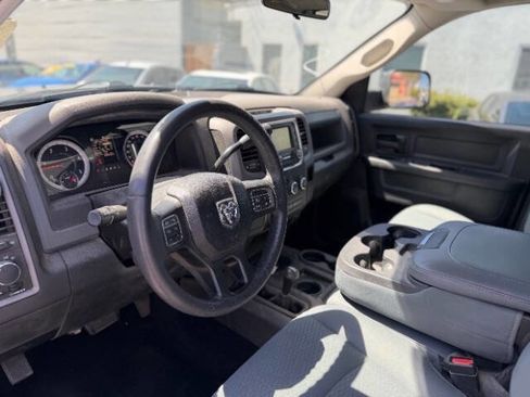 Used 2018 RAM 2500 Tradesman w/ Chrome Appearance Group AWD/4WD image 9