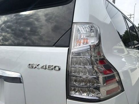 Used 2015 Lexus GX 460 Luxury AWD/4WD image 9