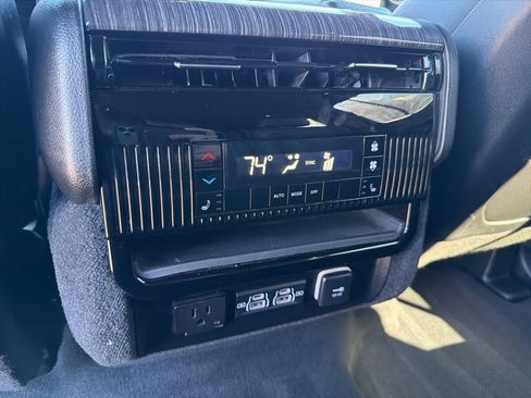 Used 2022 Jeep Wagoneer Series III w/ Convenience Group I image 28