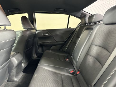 Used 2017 Honda Accord Sport image 21