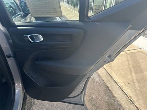 Certified 2025 Volvo XC40 B5 Plus AWD/4WD image 12