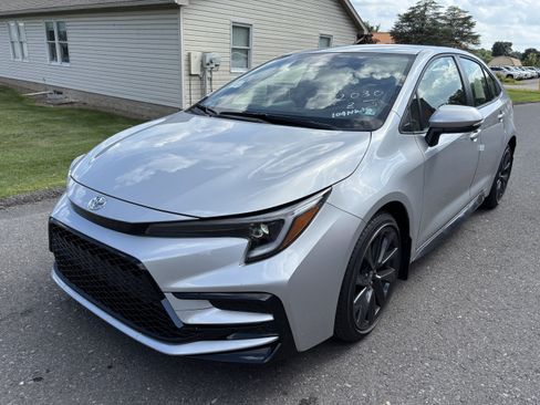 Certified 2026 Toyota Corolla SE w/ SE Premium Package FWD image 8