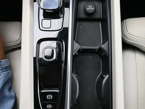 Used 2023 Volvo XC60 B6 Ultimate w/ Climate Package AWD/4WD image 12