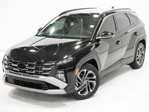 Used 2025 Hyundai Tucson Limited image 2