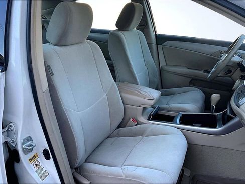 Used 2010 Toyota Avalon XL image 27