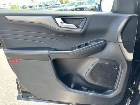 Used 2025 Ford Escape SE FWD image 24