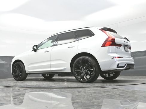 New 2026 Volvo XC60 B5 Ultra w/ Climate Package AWD/4WD image 29