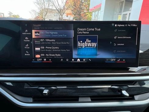 Used 2024 BMW X5 xDrive40i w/ Premium Package image 34