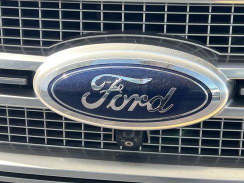 Used 2015 Ford F150 Platinum w/ Equipment Group 701A Luxury image 13