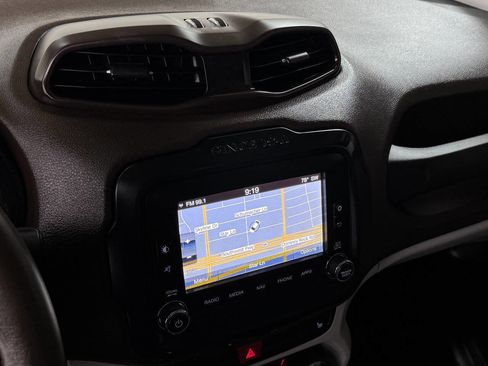 Used 2017 Jeep Renegade Limited image 44