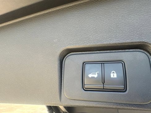 Certified 2024 Nissan Rogue SV FWD image 33