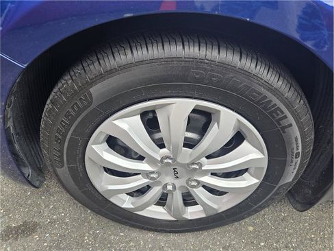 Used 2017 Kia Forte LX FWD image 14